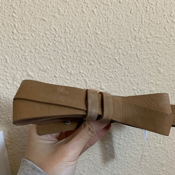 BCBGENERATION WAIST BELT BOW BUCKLE BROWN TAN - Picture 4 of 7